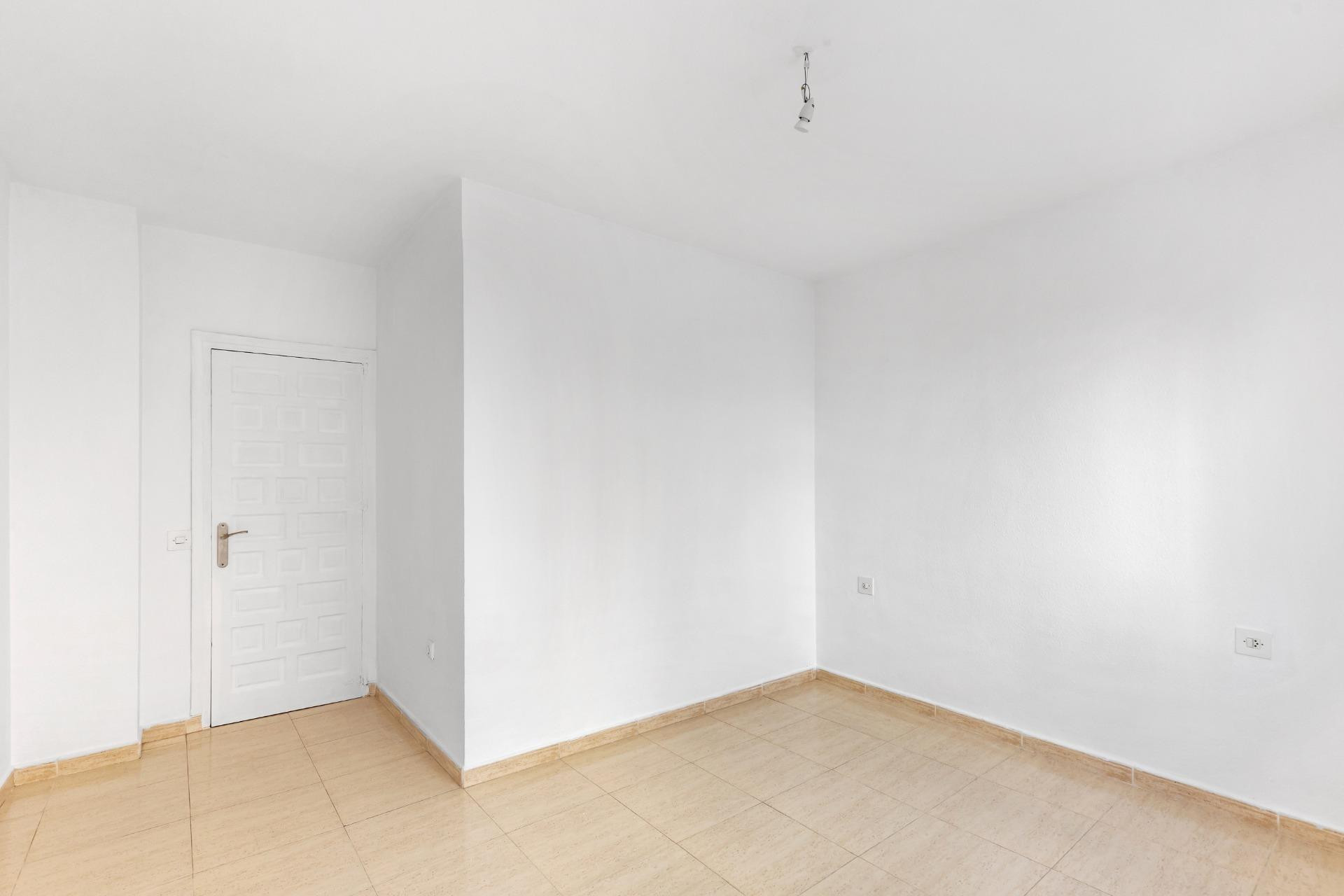 Resale - 1. Apartment / flat - Torrevieja - Puerto Deportivo