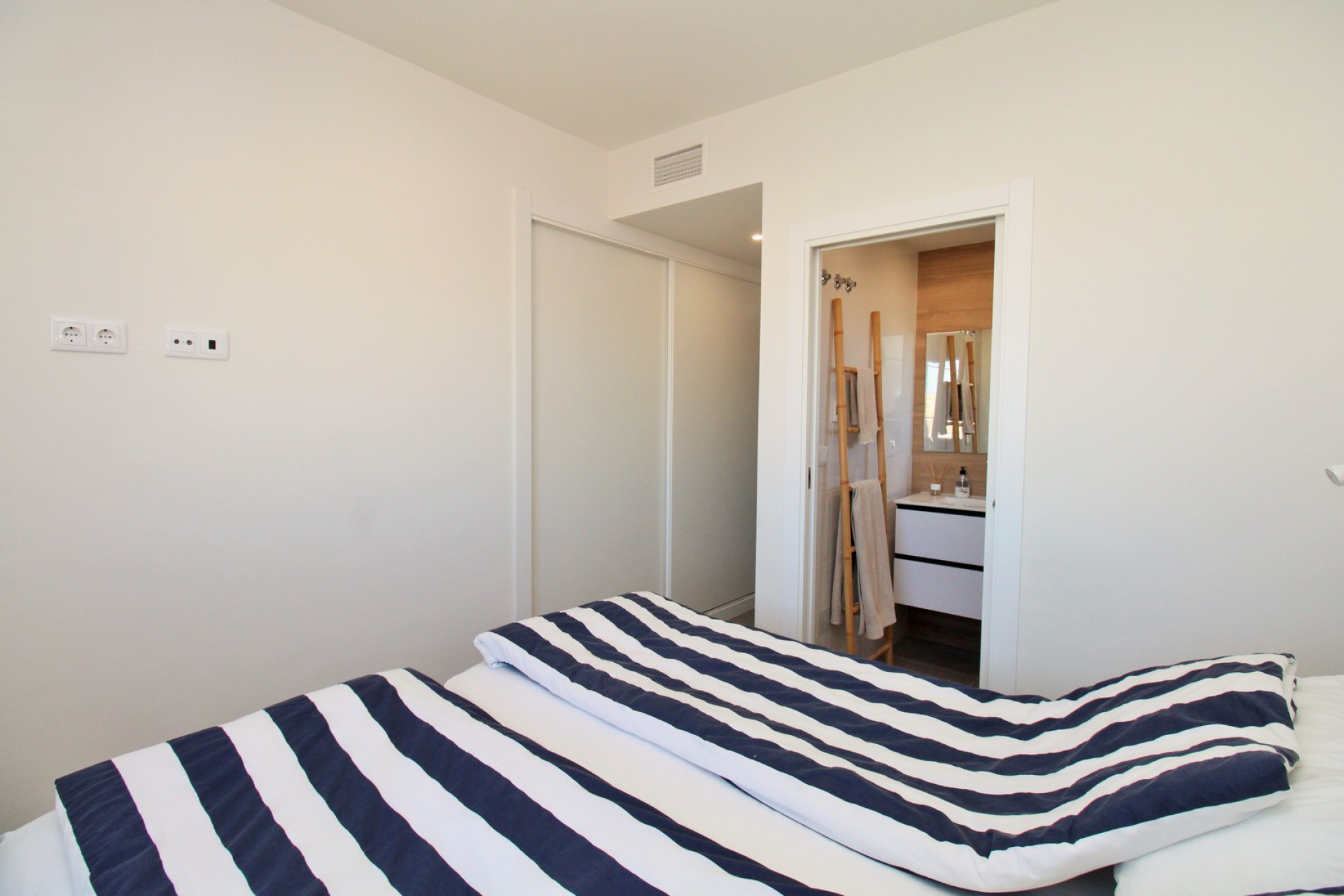 Resale - 1. Apartment / flat - Villamartin - Costa Blanca South