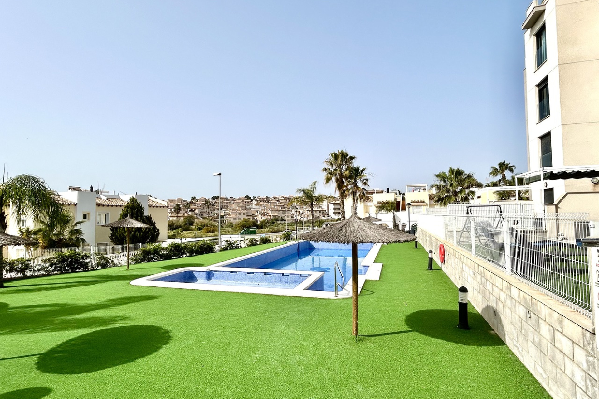 Resale - 1. Apartment / flat - Villamartin - Costa Blanca South