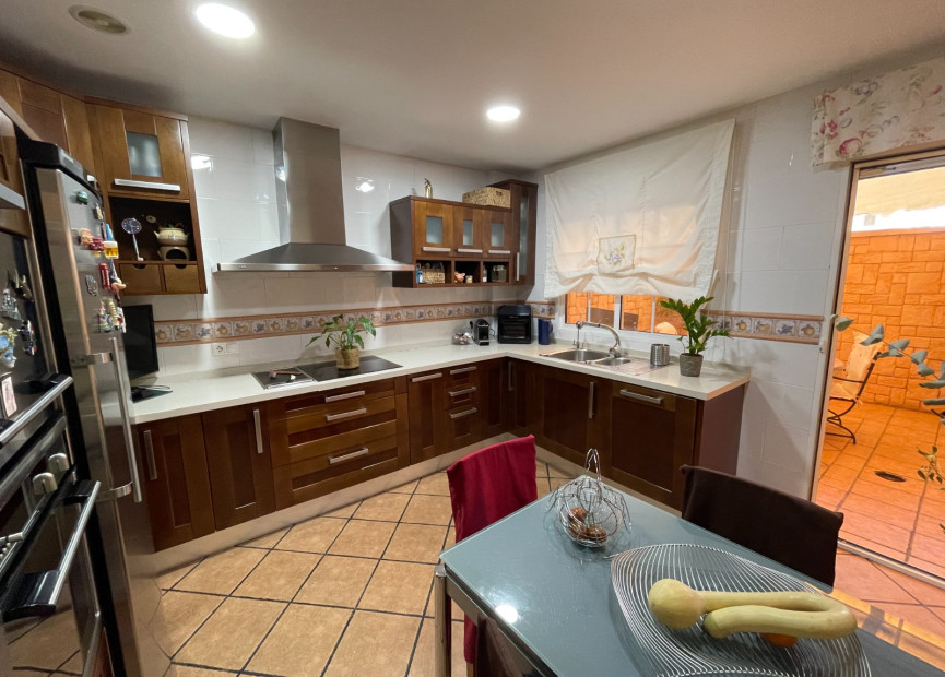 Resale - 2. Town house - Elche - Center