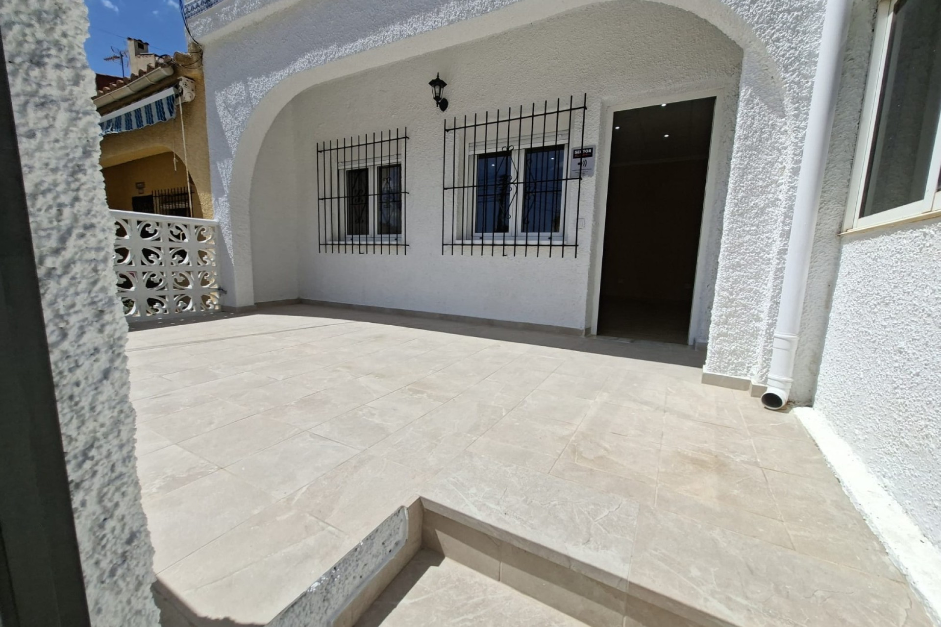 Resale - 2. Town house - La Marina - La Marina - Urbanization