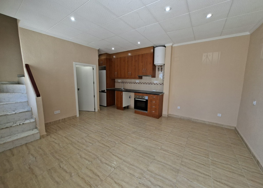 Resale - 2. Town house - La Marina - La Marina - Urbanization