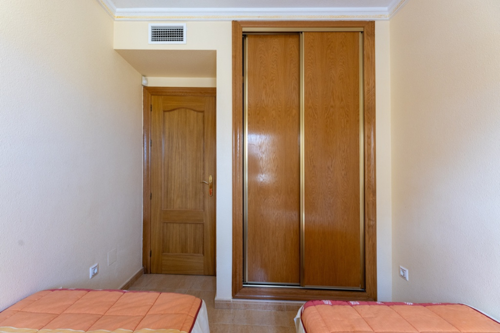 Resale - 2. Town house - Los Altos - Orihuela Costa