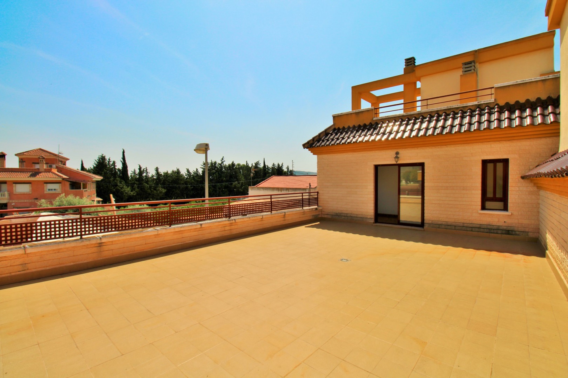 Resale - 2. Town house - Los Desamparados - Costa Blanca South