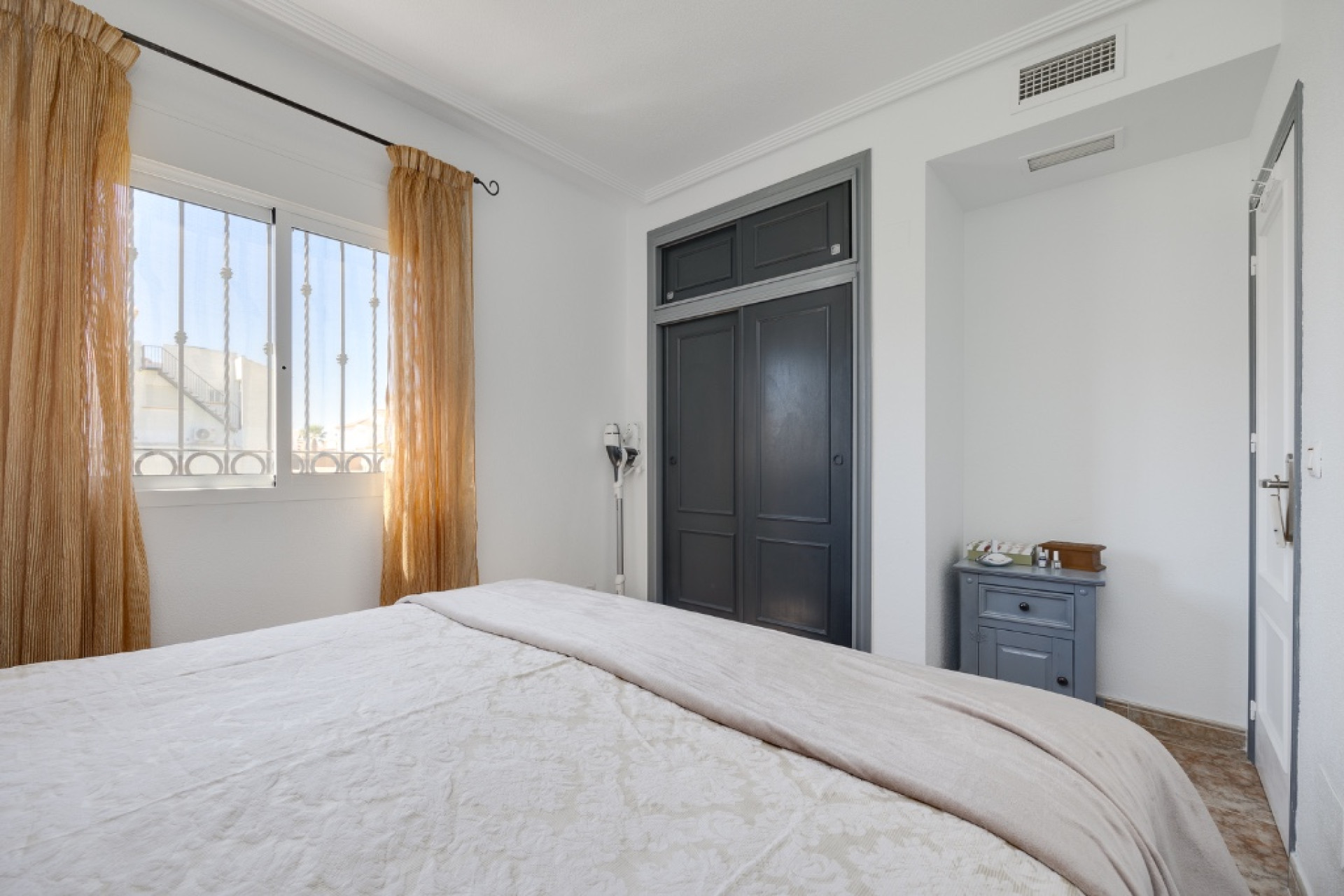 Resale - 2. Town house - Punta Prima - Costa Blanca South