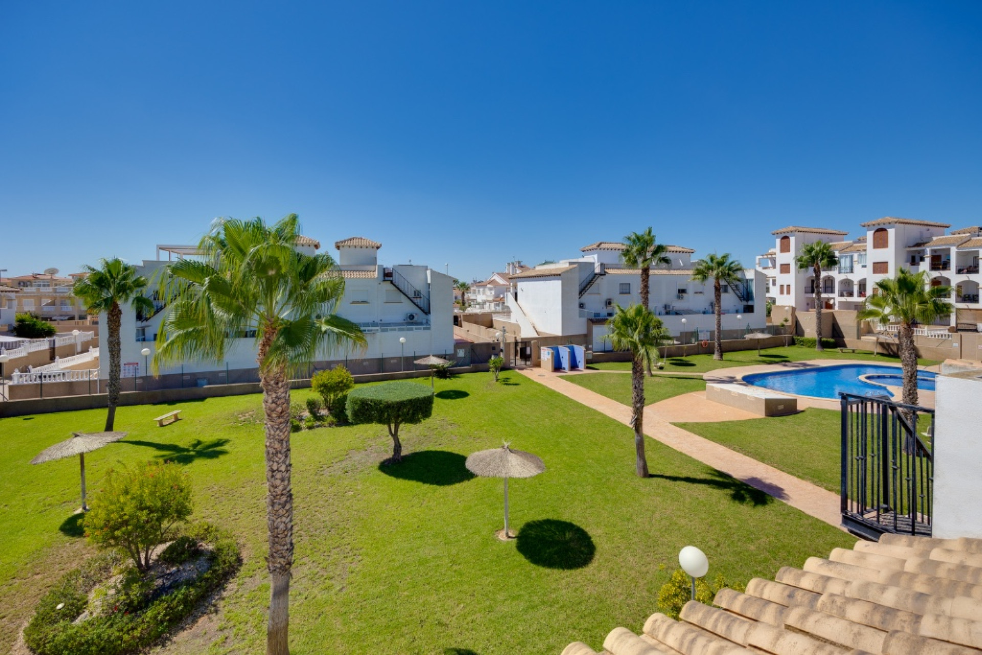 Resale - 2. Town house - Punta Prima - Costa Blanca South