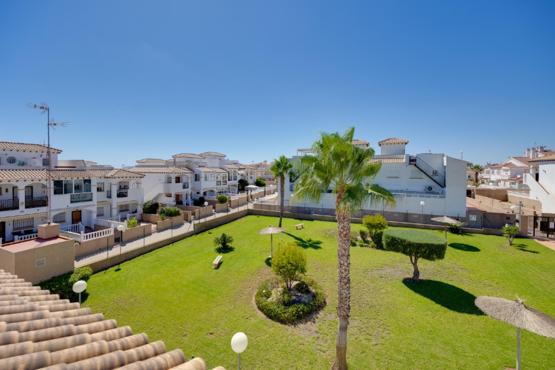 Resale - 2. Town house - Punta Prima - Costa Blanca South