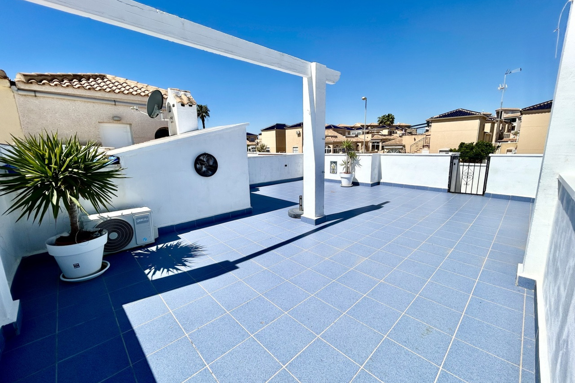 Resale - 2. Town house - Punta Prima - Costa Blanca South