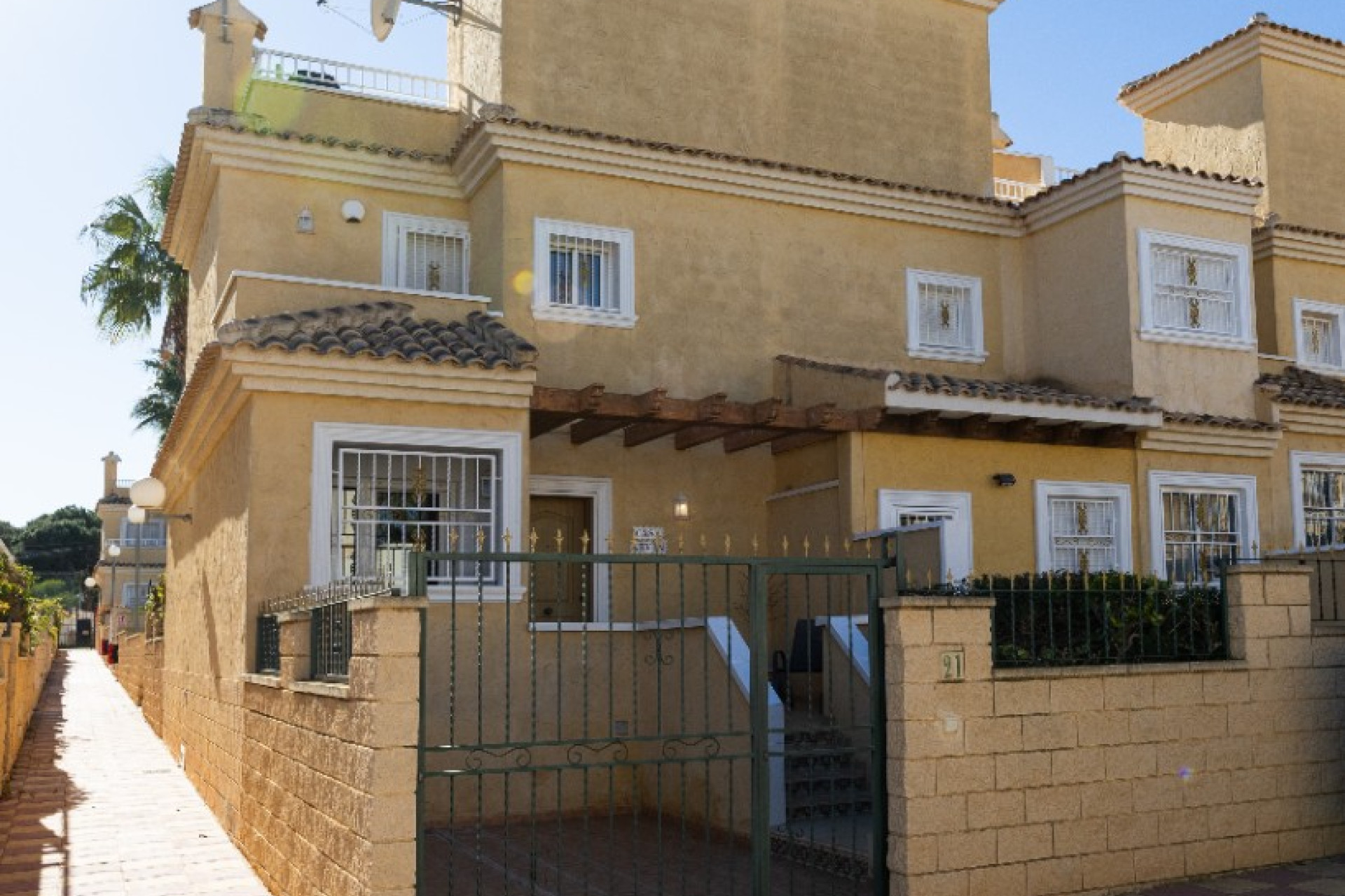 Resale - 2. Town house - Punta Prima - Mariblanca