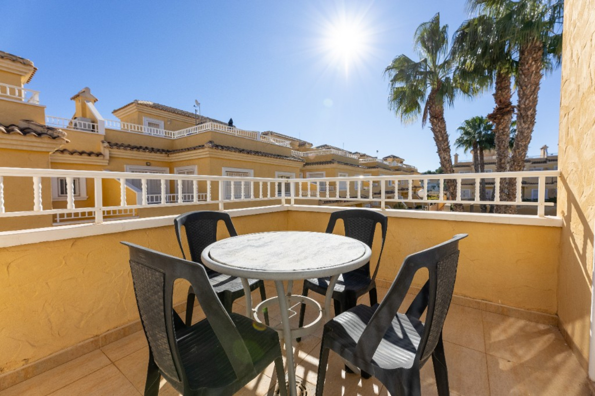 Resale - 2. Town house - Punta Prima - Mariblanca