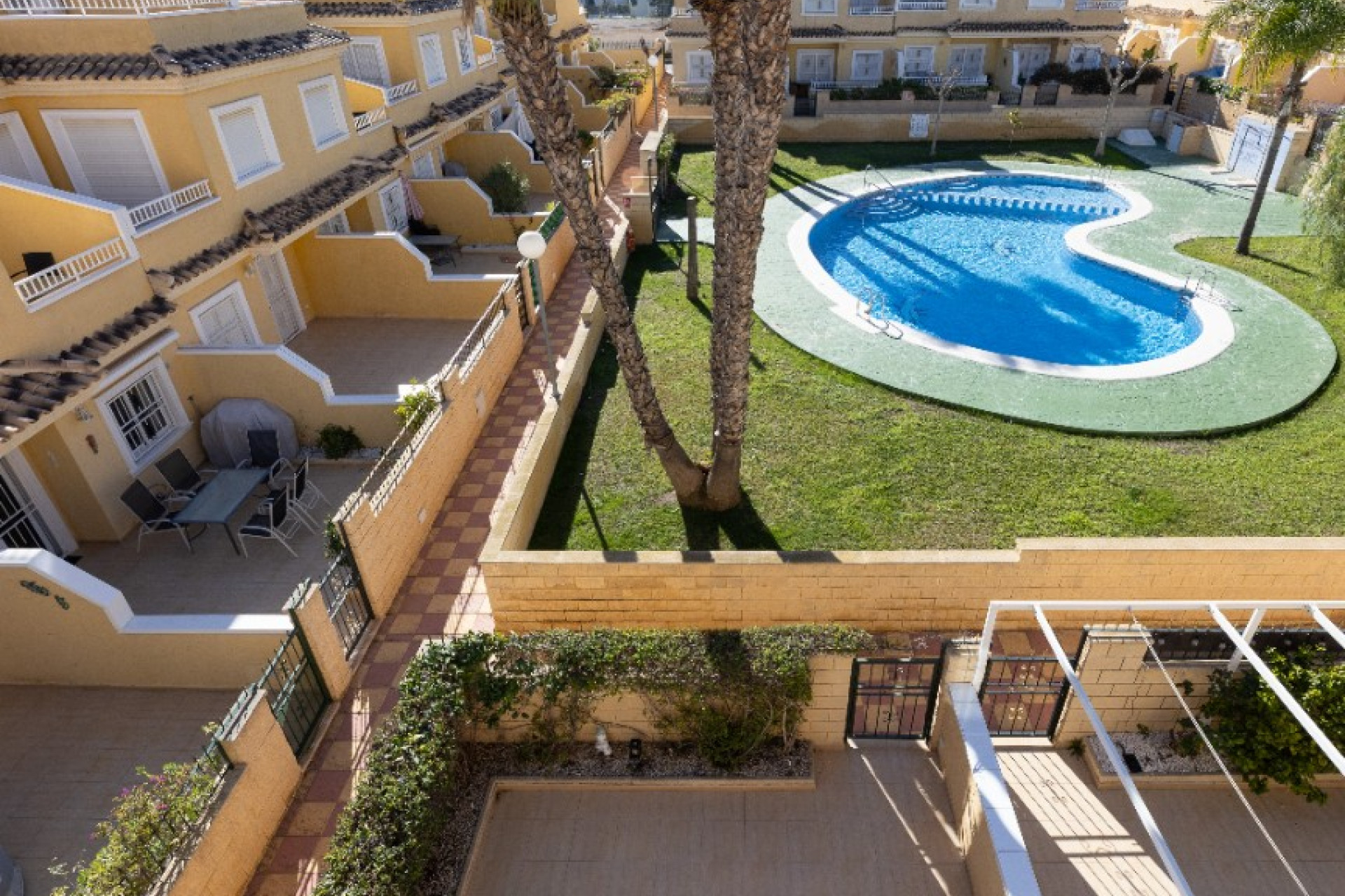 Resale - 2. Town house - Punta Prima - Mariblanca