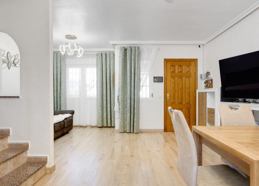 Resale - 2. Town house - Torrevieja - Aguas Nuevas