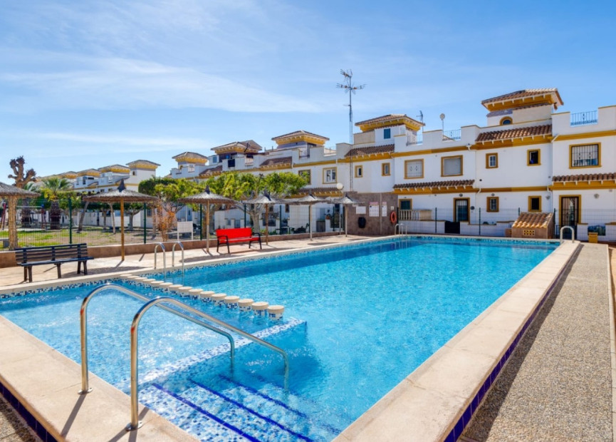 Resale - 2. Town house - Torrevieja - Aguas Nuevas