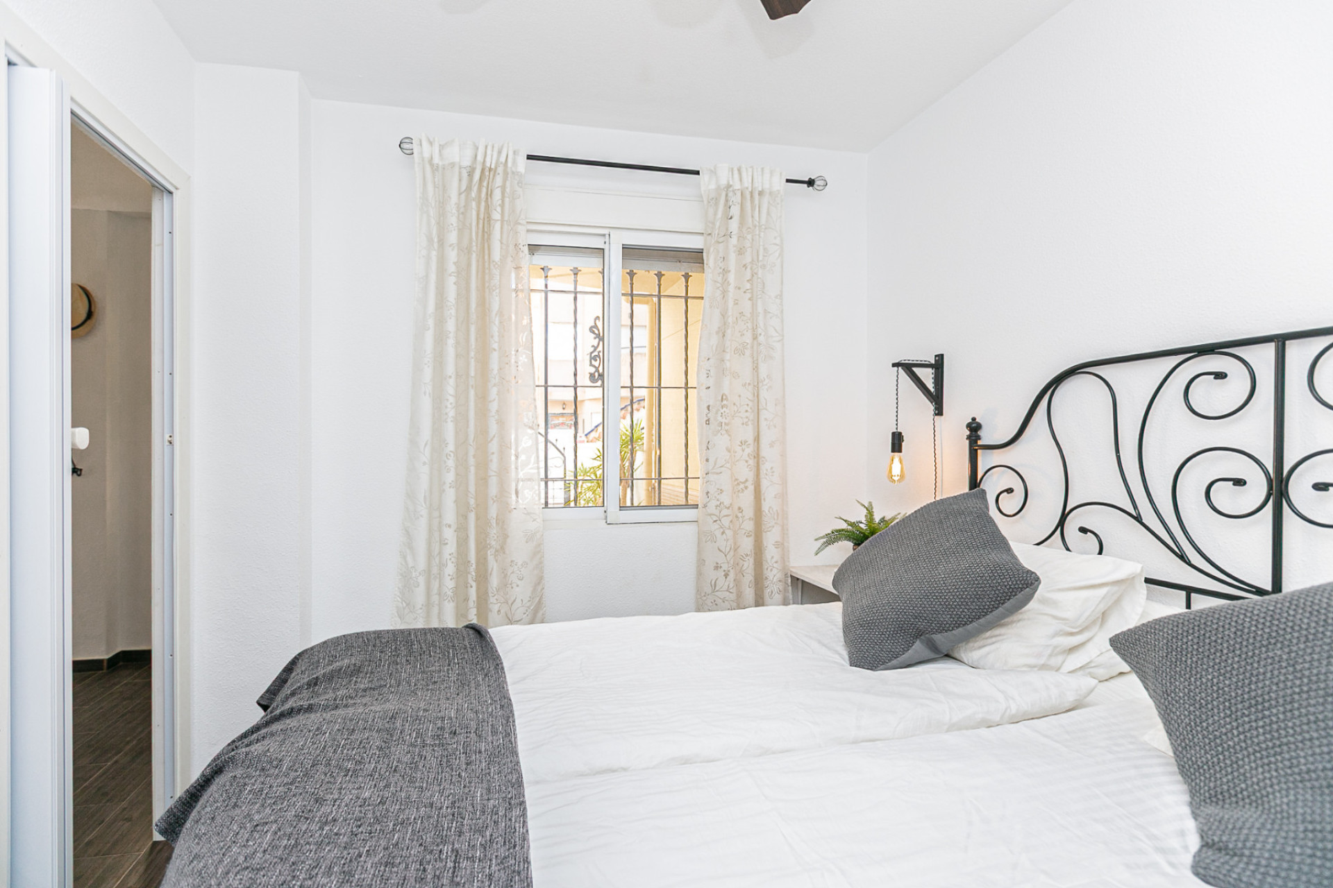 Resale - 2. Town house - Torrevieja - Torretas