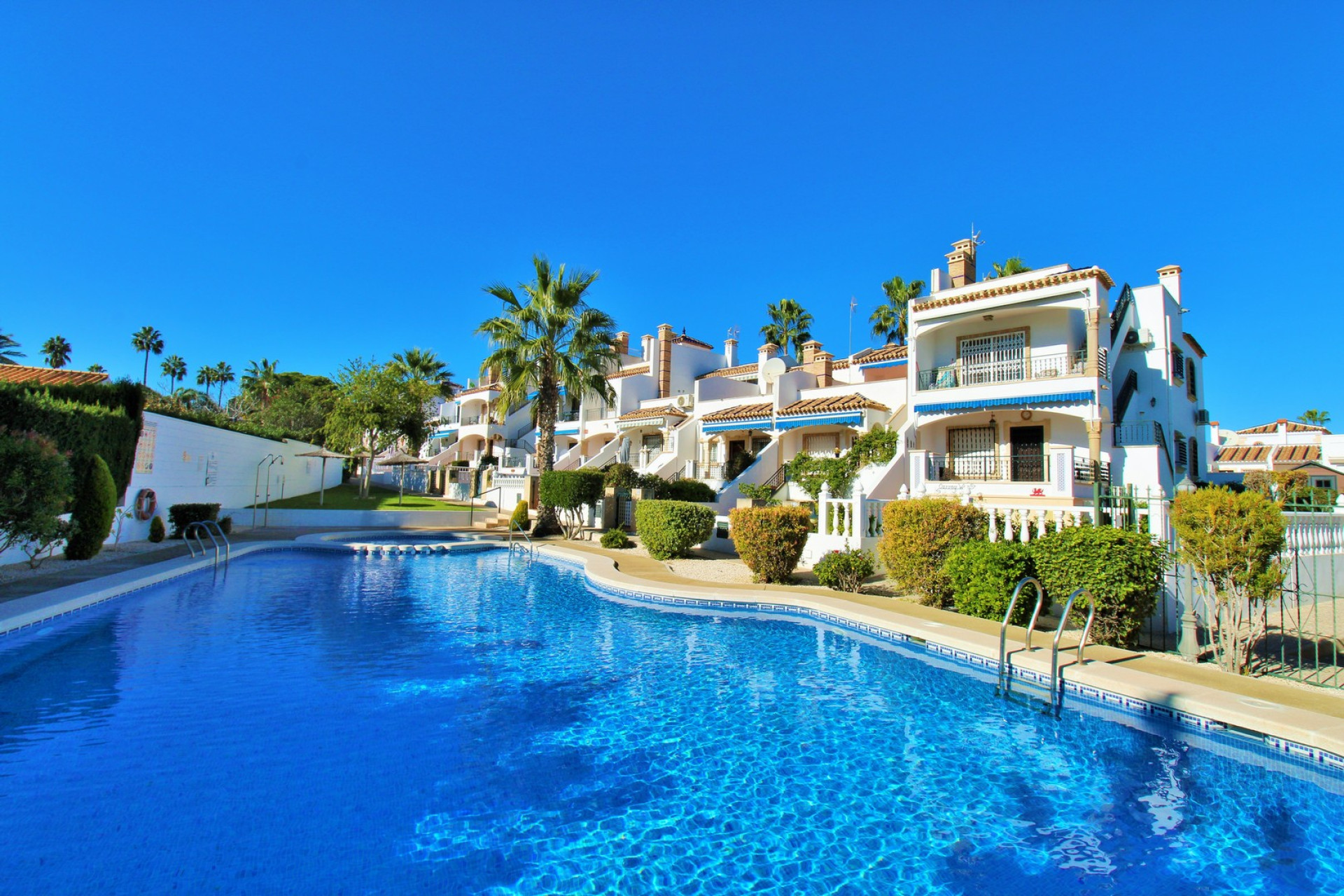 Resale - 2. Town house - Villamartin - Costa Blanca South