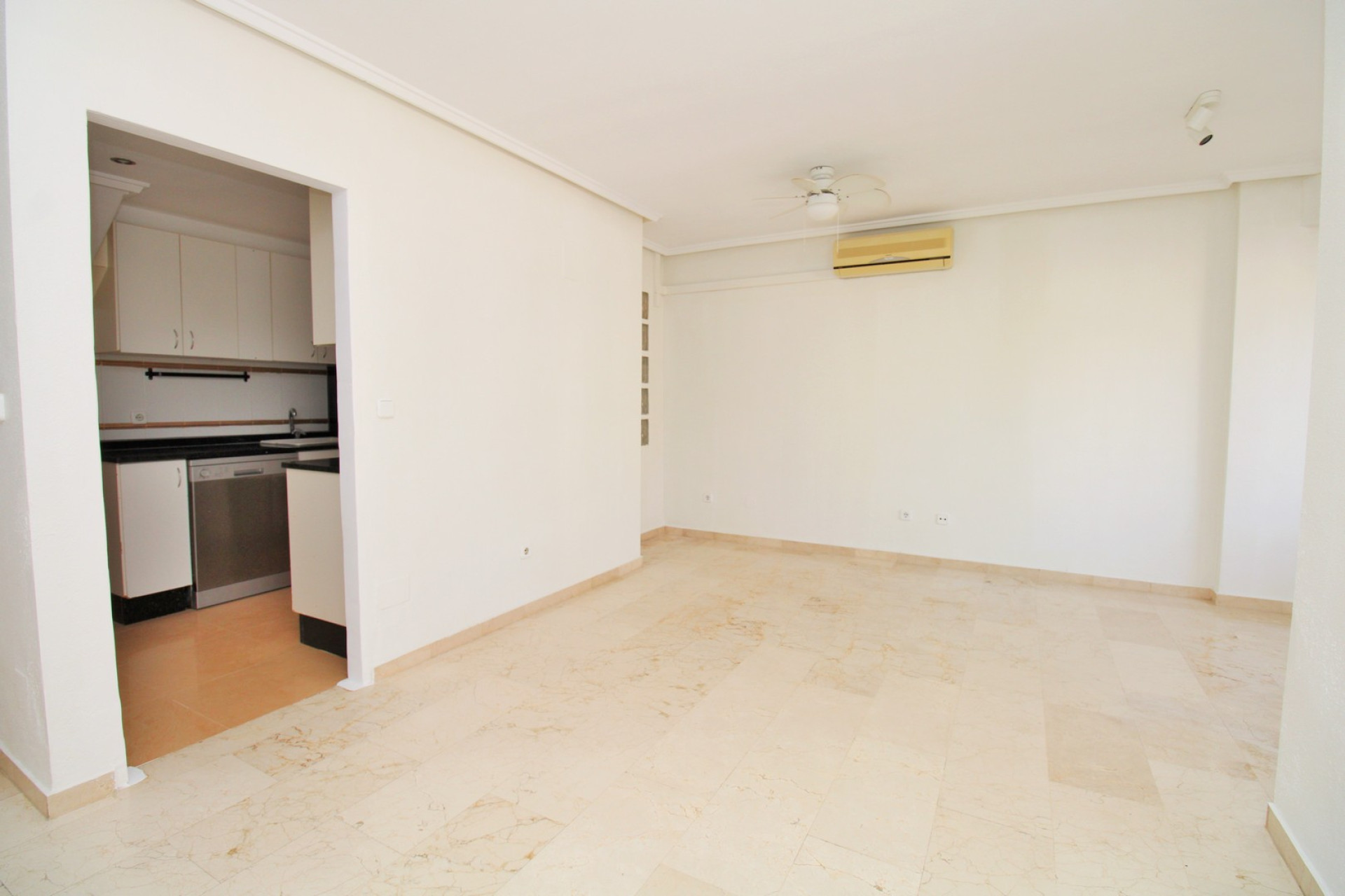 Resale - 2. Town house - Villamartin - Costa Blanca South