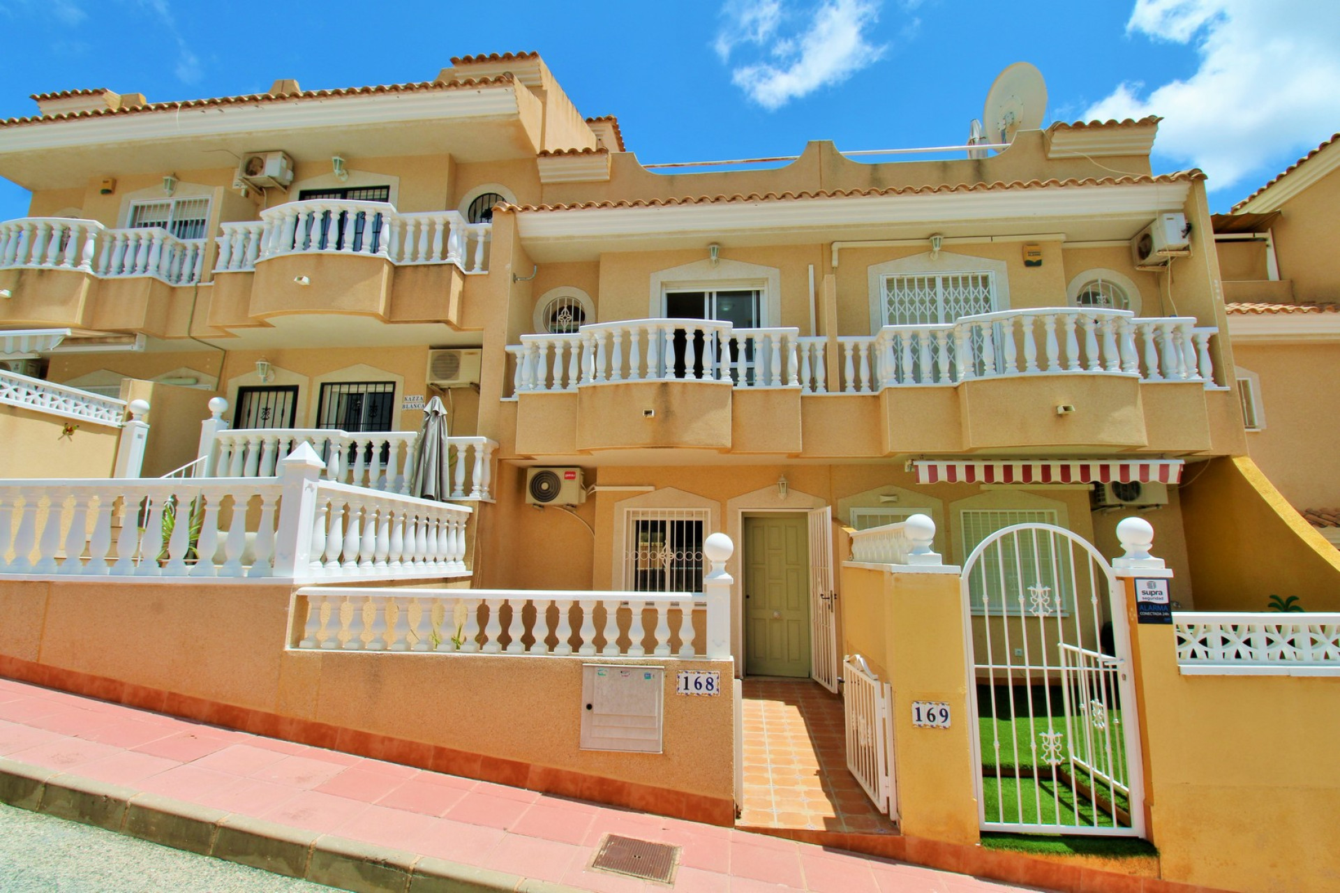 Resale - 2. Town house - Villamartin - Costa Blanca South