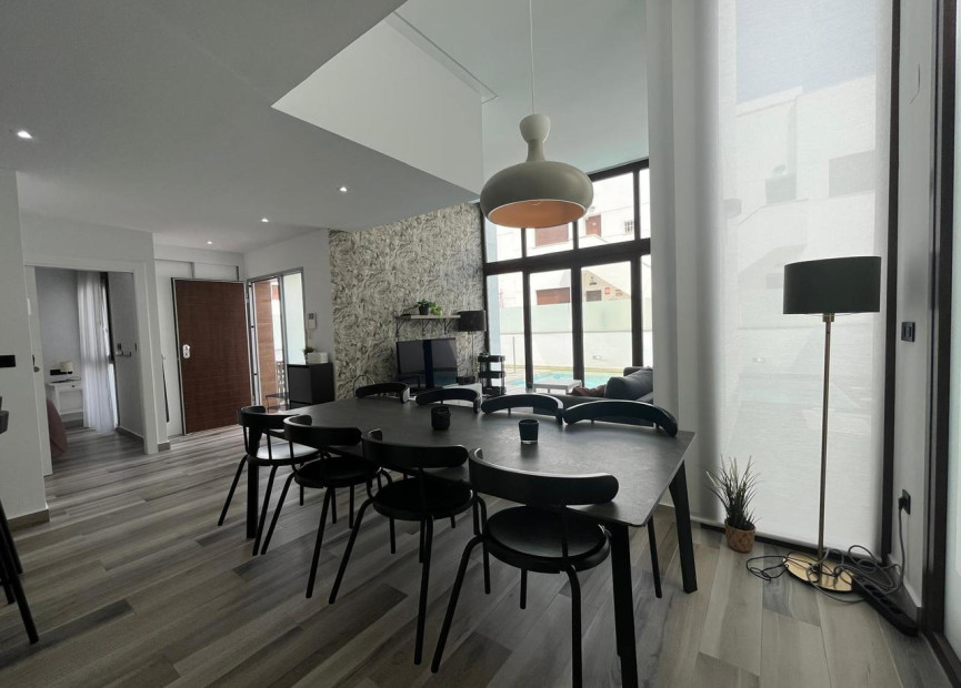 Resale - 3. Detached house - Los Altos - Costa Blanca South