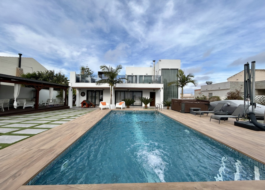 Resale - 3. Detached house - Los Balcones - Costa Blanca South