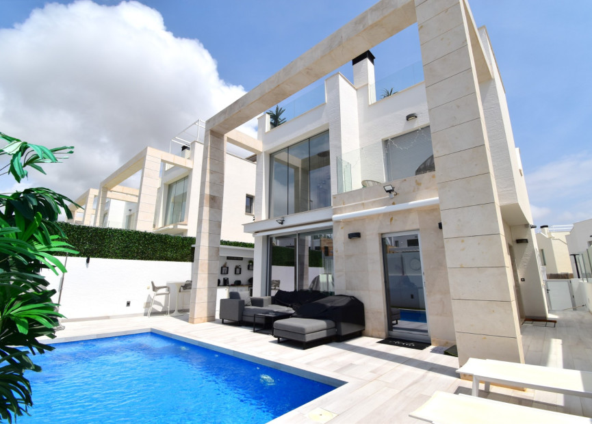 Resale - 3. Detached house - Orihuela Costa - Lomas de Cabo Roig