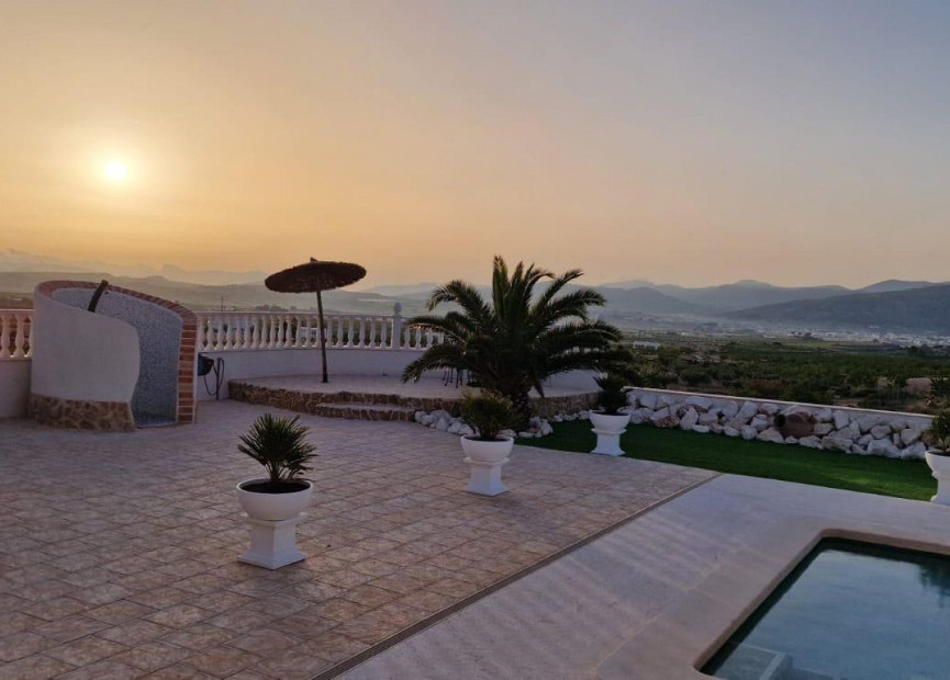 Resale - 3. Detached house - Pinoso - Costa Blanca North