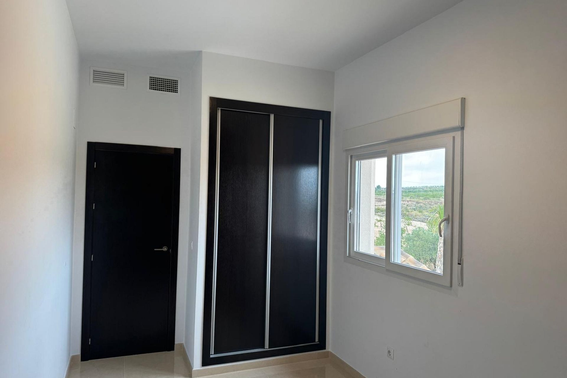 Resale - 3. Detached house - Pinoso - Costa Blanca North