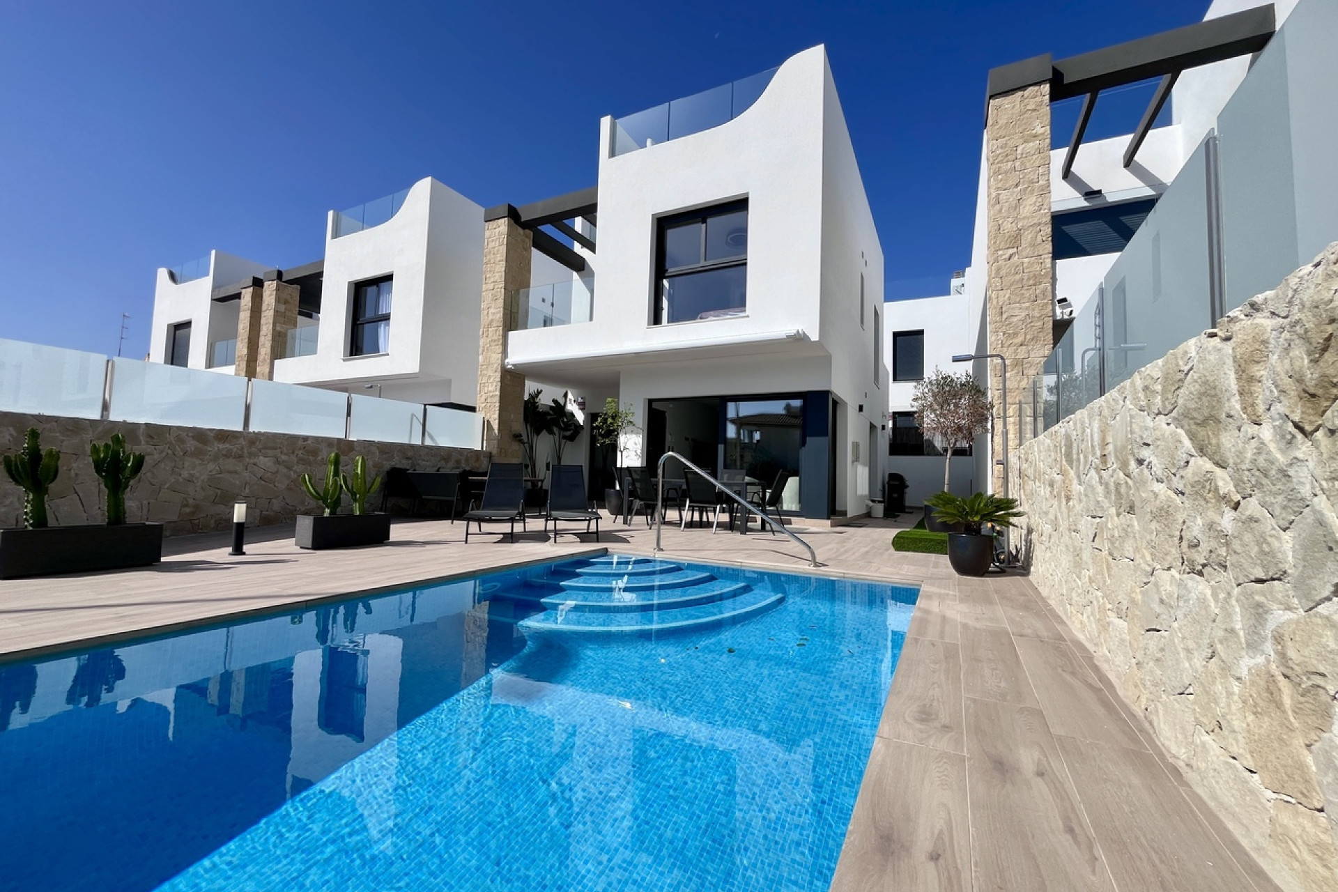 Resale - 3. Detached house - Punta Prima - Costa Blanca South