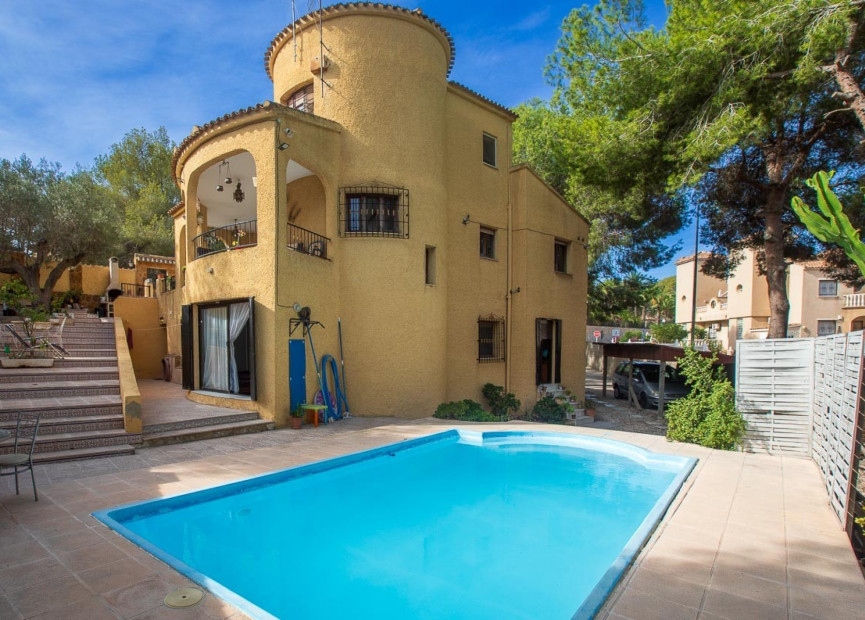 Resale - 3. Detached house - Villamartin - Costa Blanca South