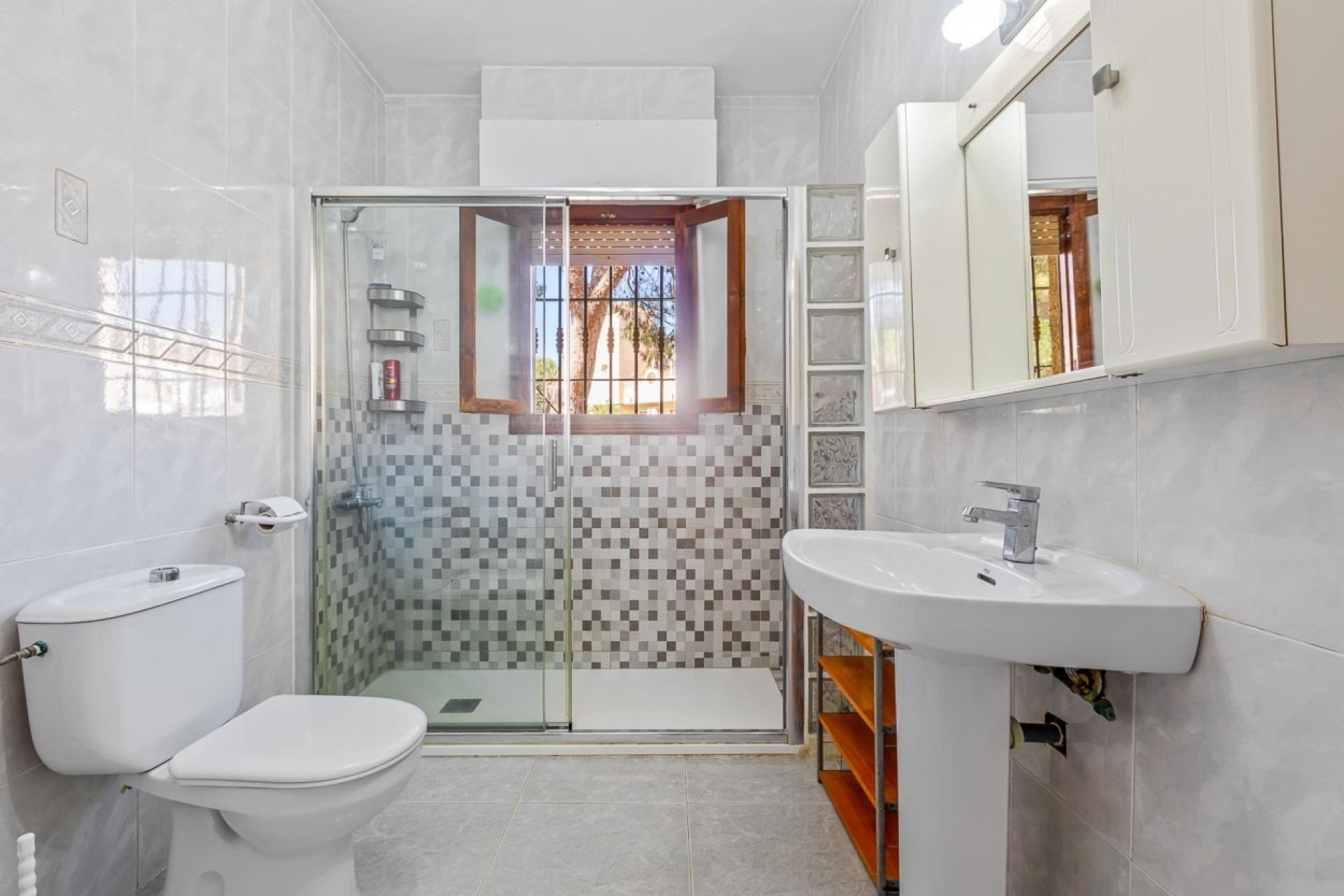 Resale - 3. Detached house - Villamartin - Costa Blanca South