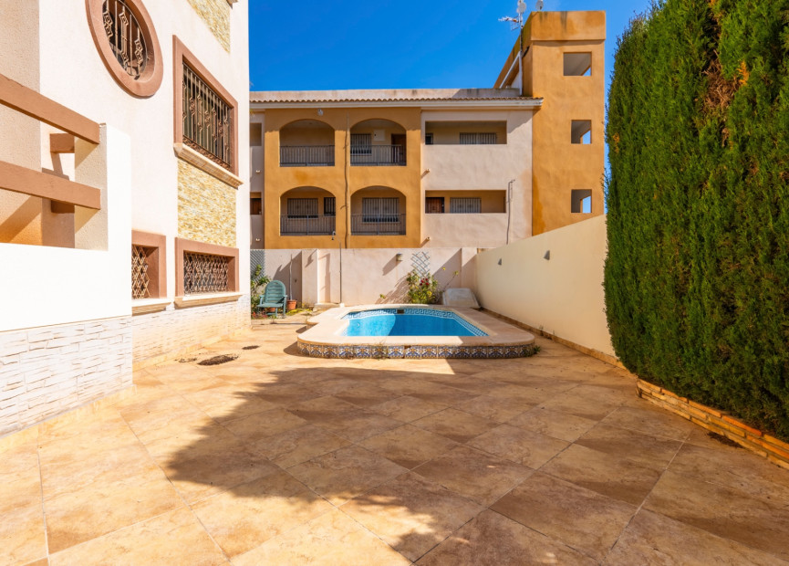 Resale - 3. Detached house - Villamartin - Costa Blanca South