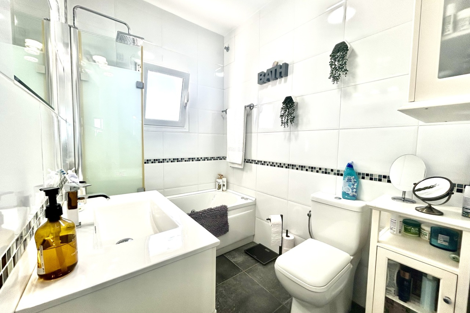 Resale - 3. Detached house - Villamartin - Costa Blanca South