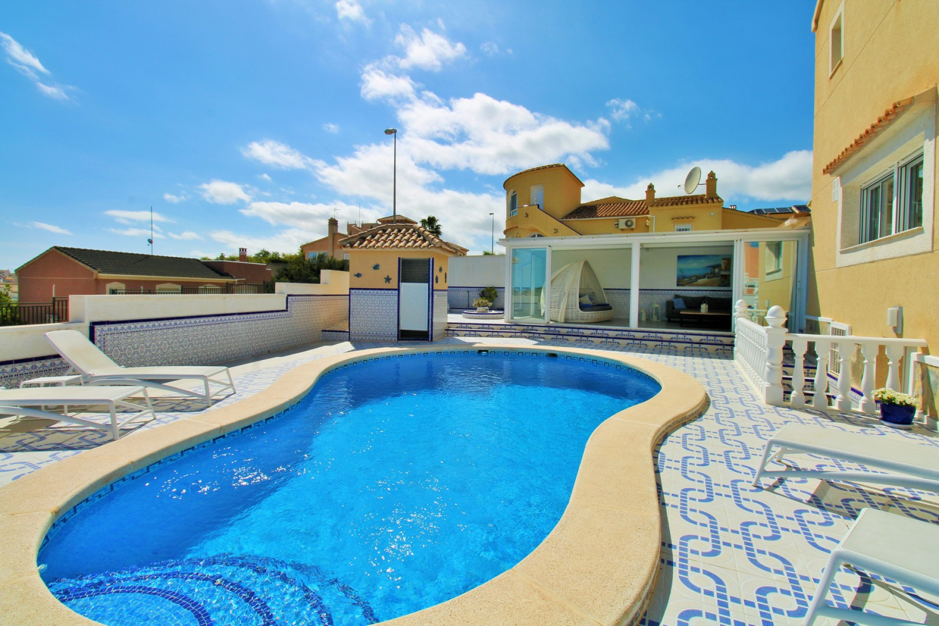 Resale - 3. Detached house - Villamartin - Costa Blanca South
