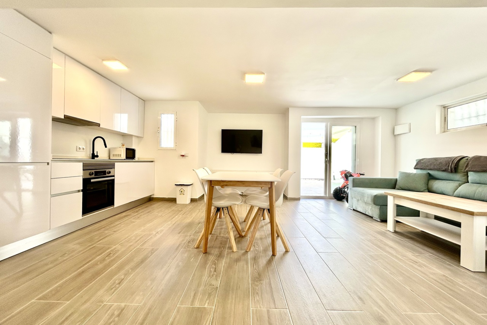 Resale - 3. Detached house - Villamartin - Costa Blanca South