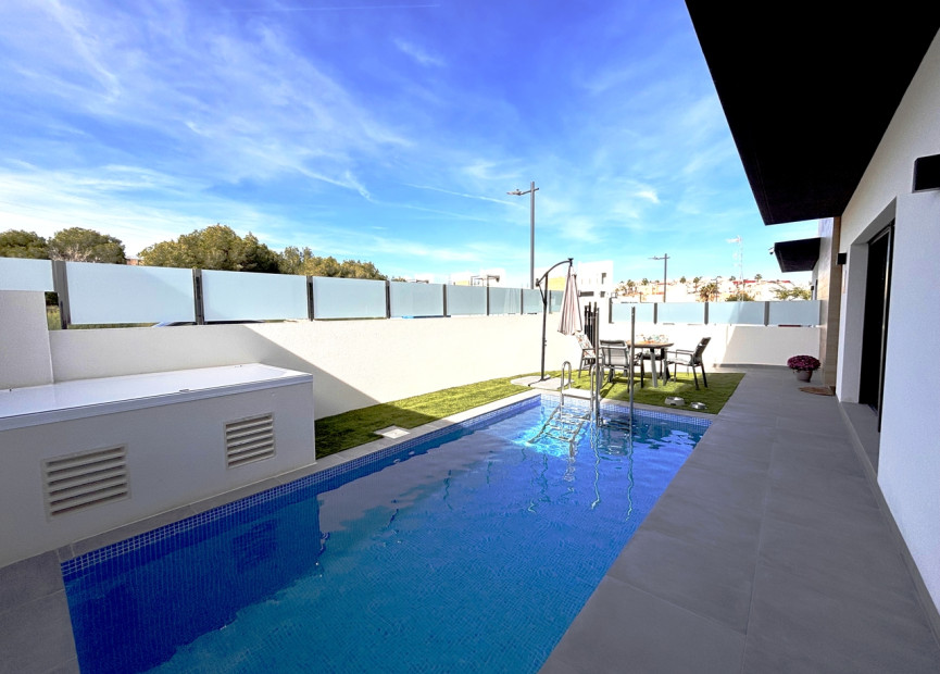 Resale - 3. Detached house - Villamartin - Costa Blanca South