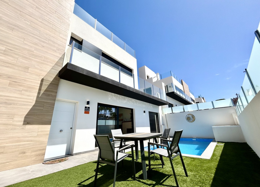 Resale - 3. Detached house - Villamartin - Costa Blanca South