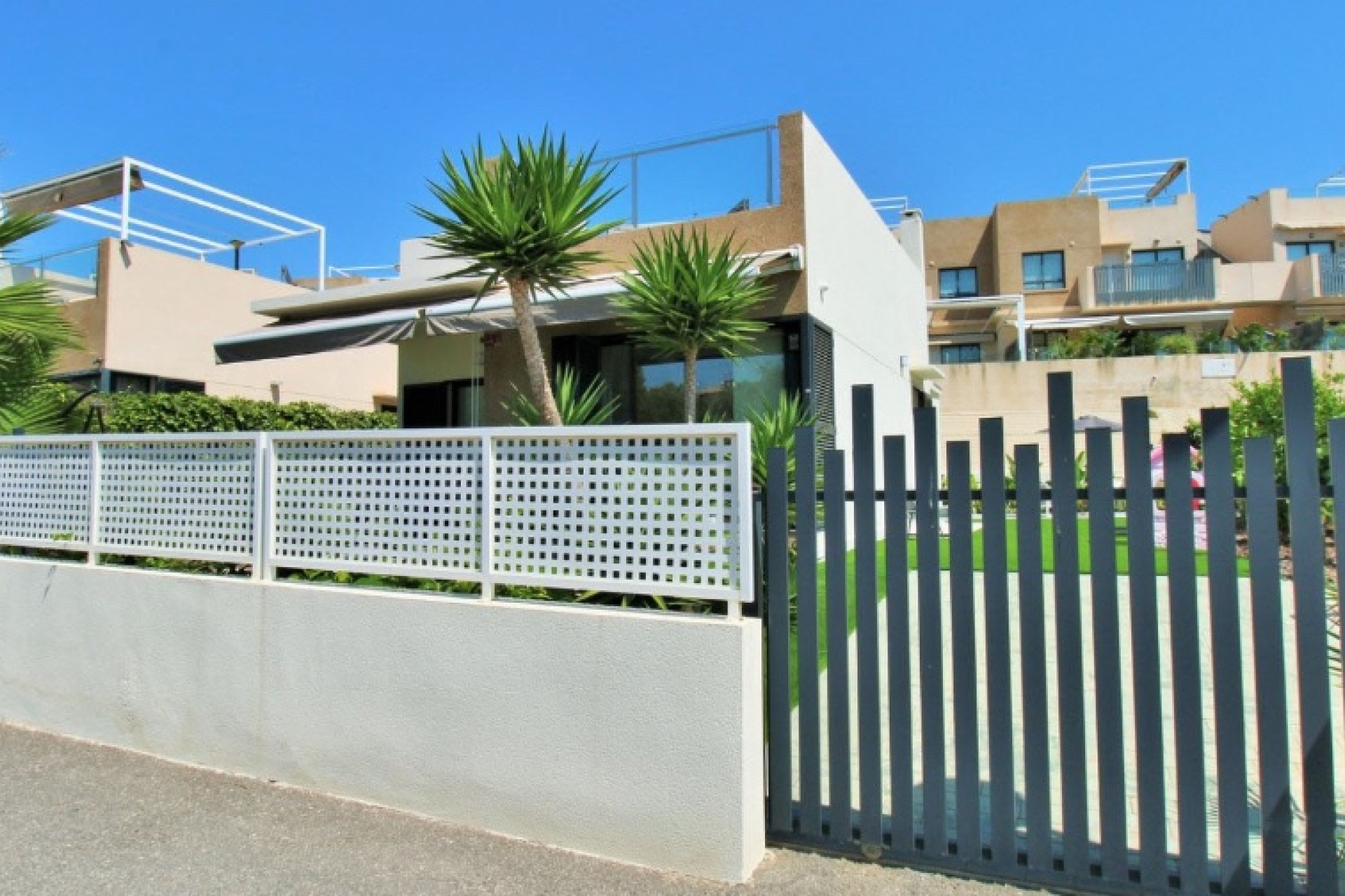 Resale - 3. Semi-detached house - La Zenia - Costa Blanca South