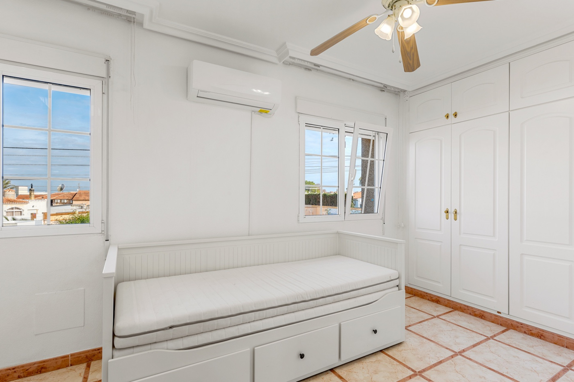 Resale - 3. Semi-detached house - Torrevieja - Costa Blanca South