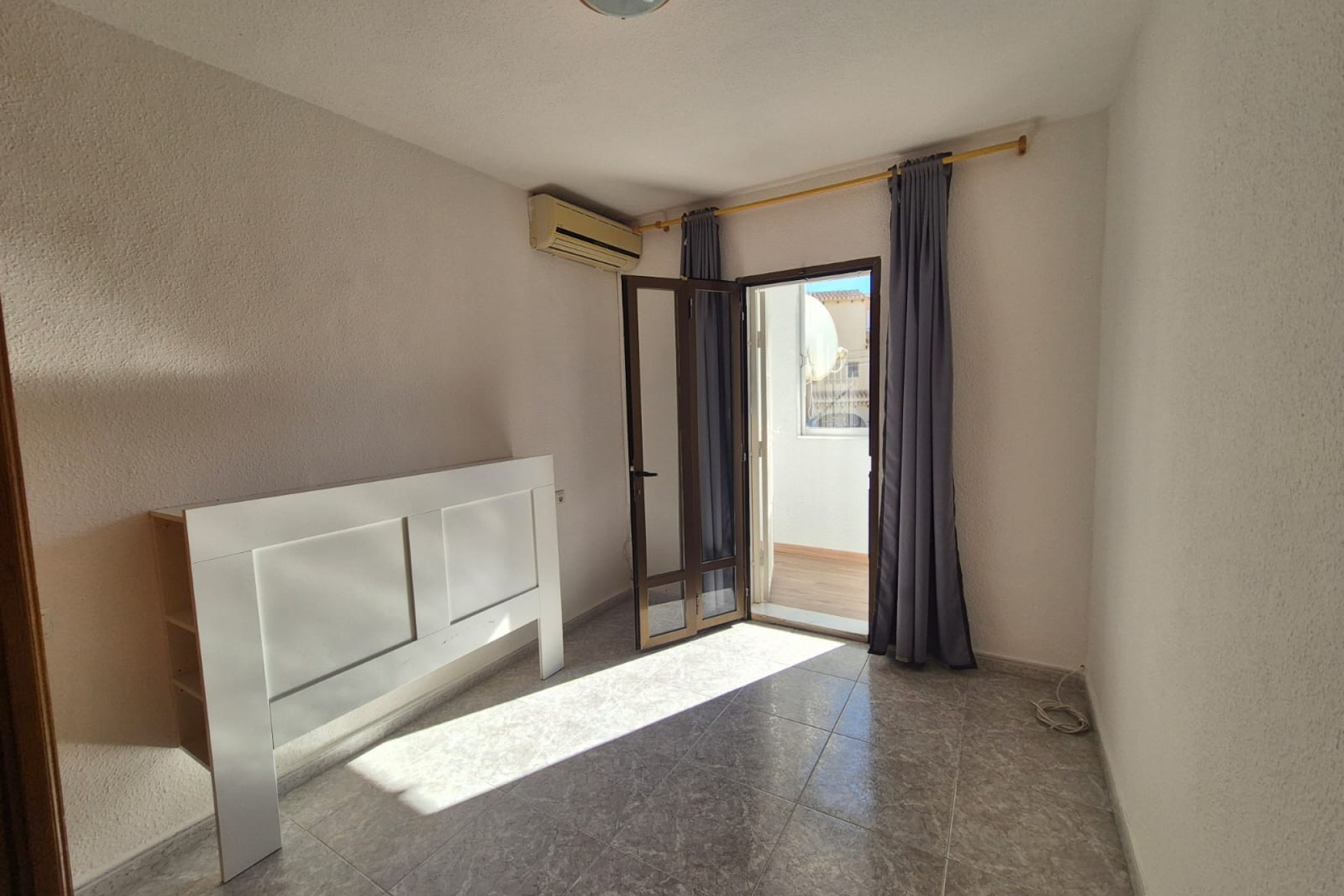 Resale - 3. Semi-detached house - Torrevieja - Costa Blanca South