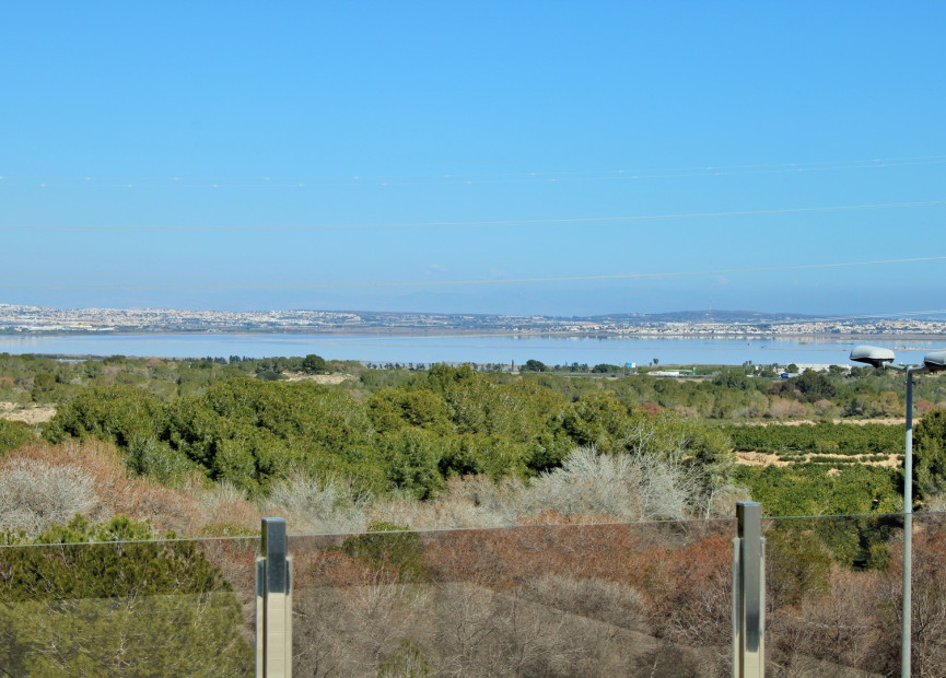 Resale - 3. Semi-detached house - Villamartin - Costa Blanca South