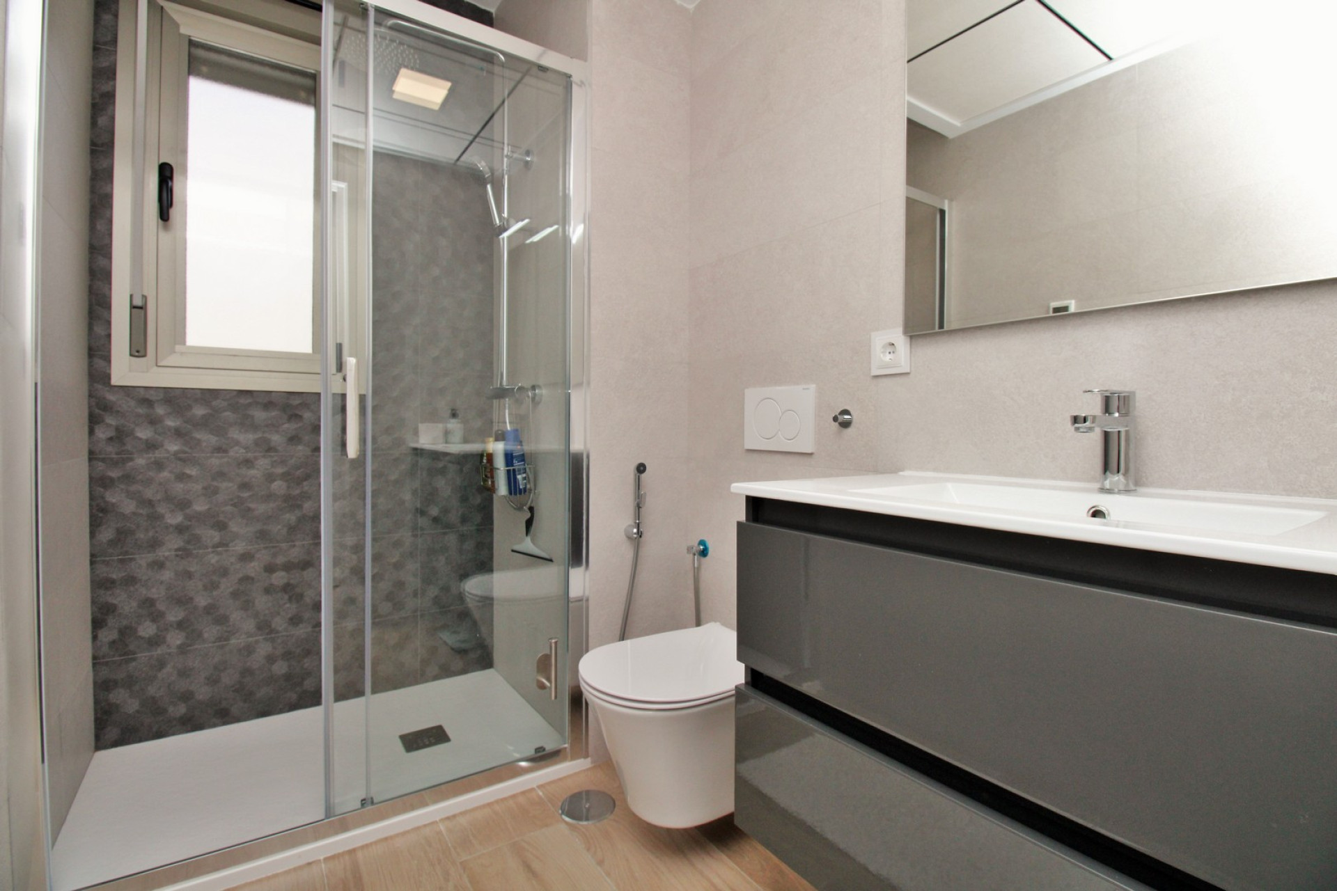 Resale - 3. Semi-detached house - Villamartin - Costa Blanca South