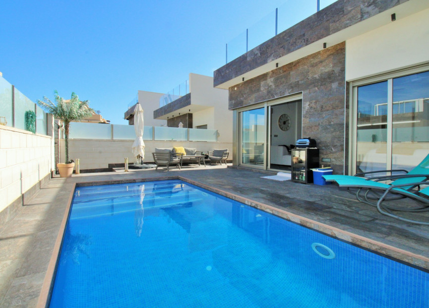 Resale - 3. Semi-detached house - Villamartin - Costa Blanca South