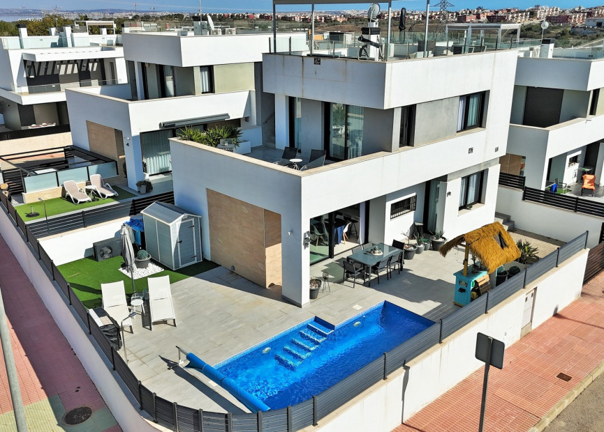 Resale - 3. Semi-detached house - Villamartin - Costa Blanca South