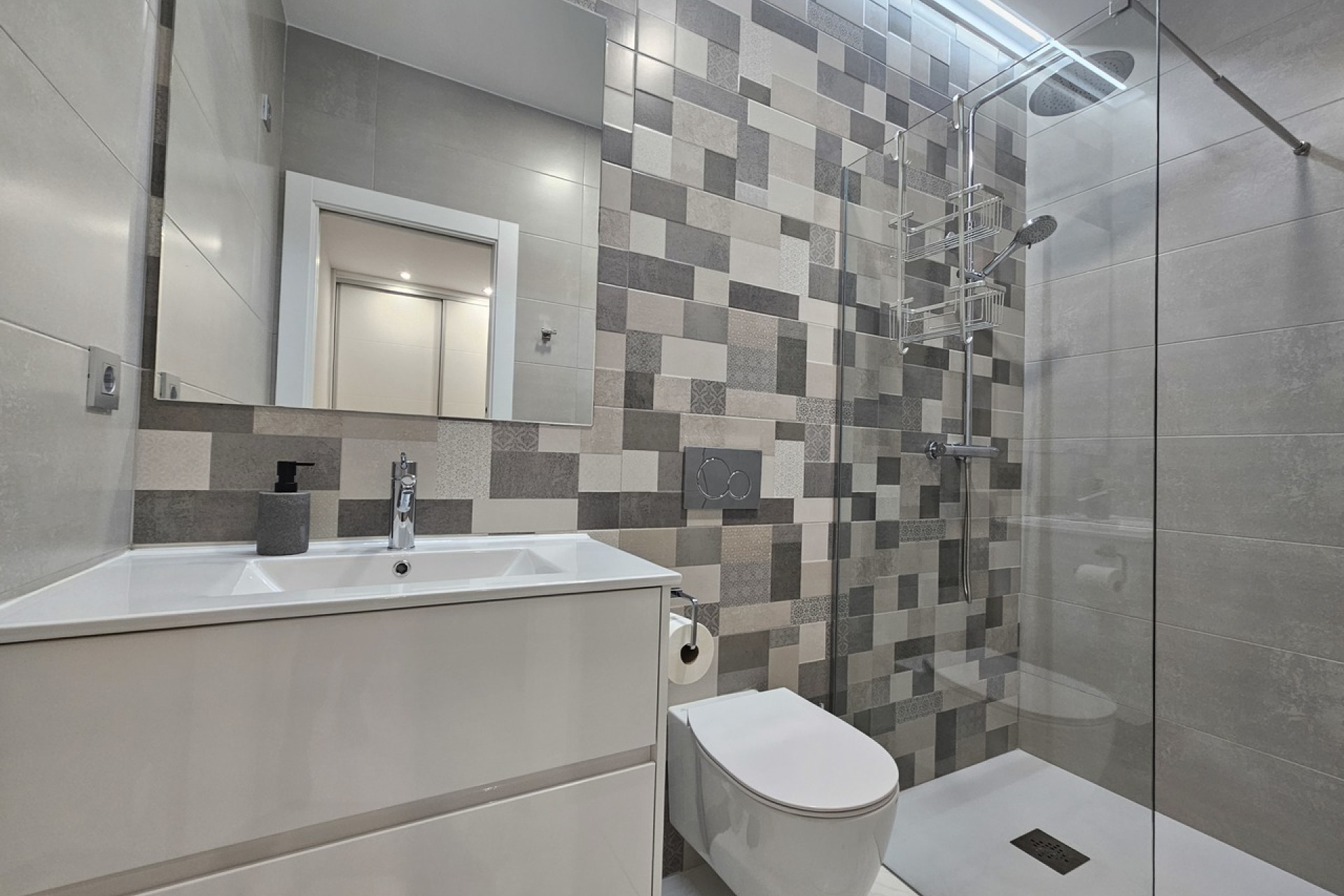 Resale - 3. Semi-detached house - Villamartin - Costa Blanca South