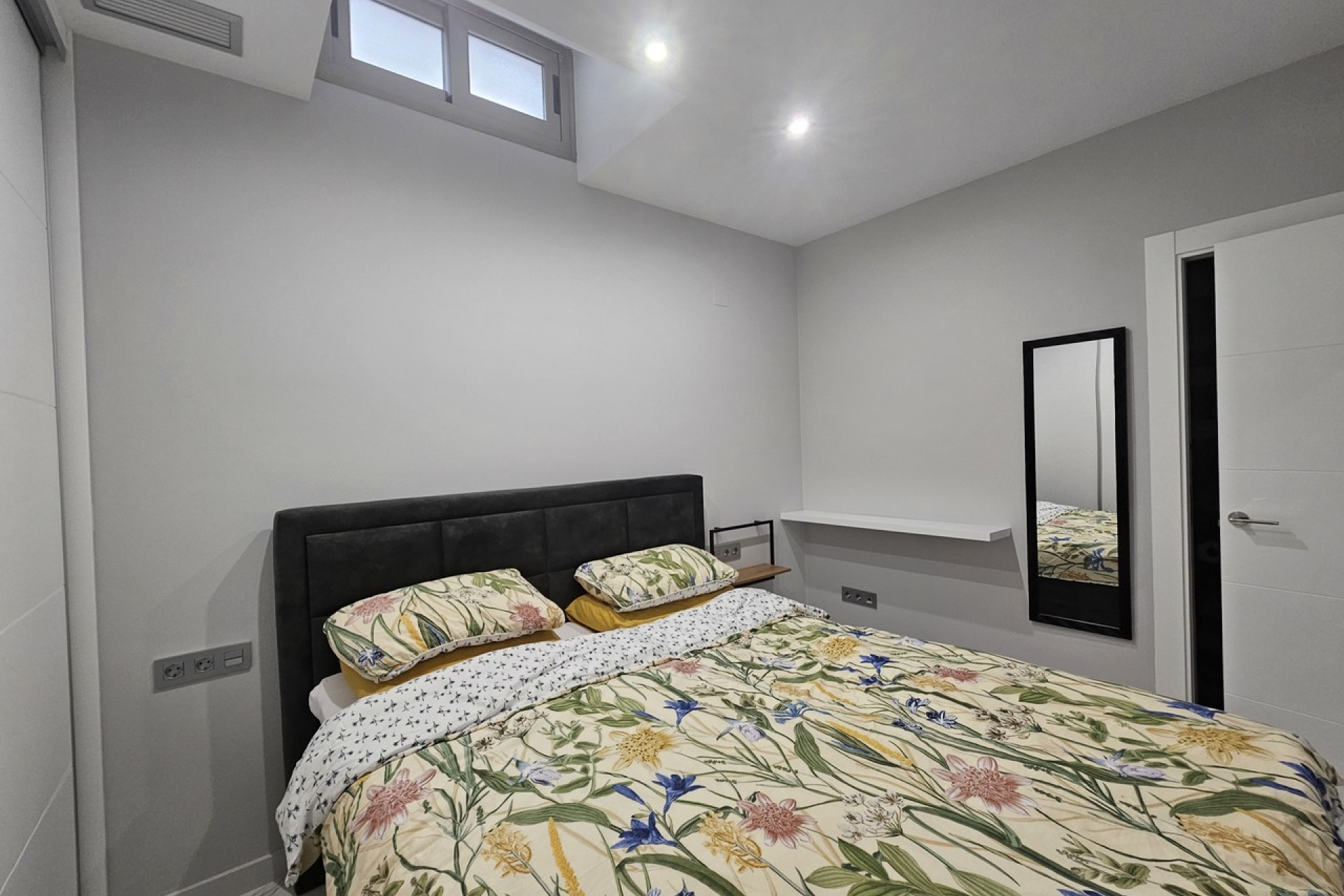 Resale - 3. Semi-detached house - Villamartin - Costa Blanca South