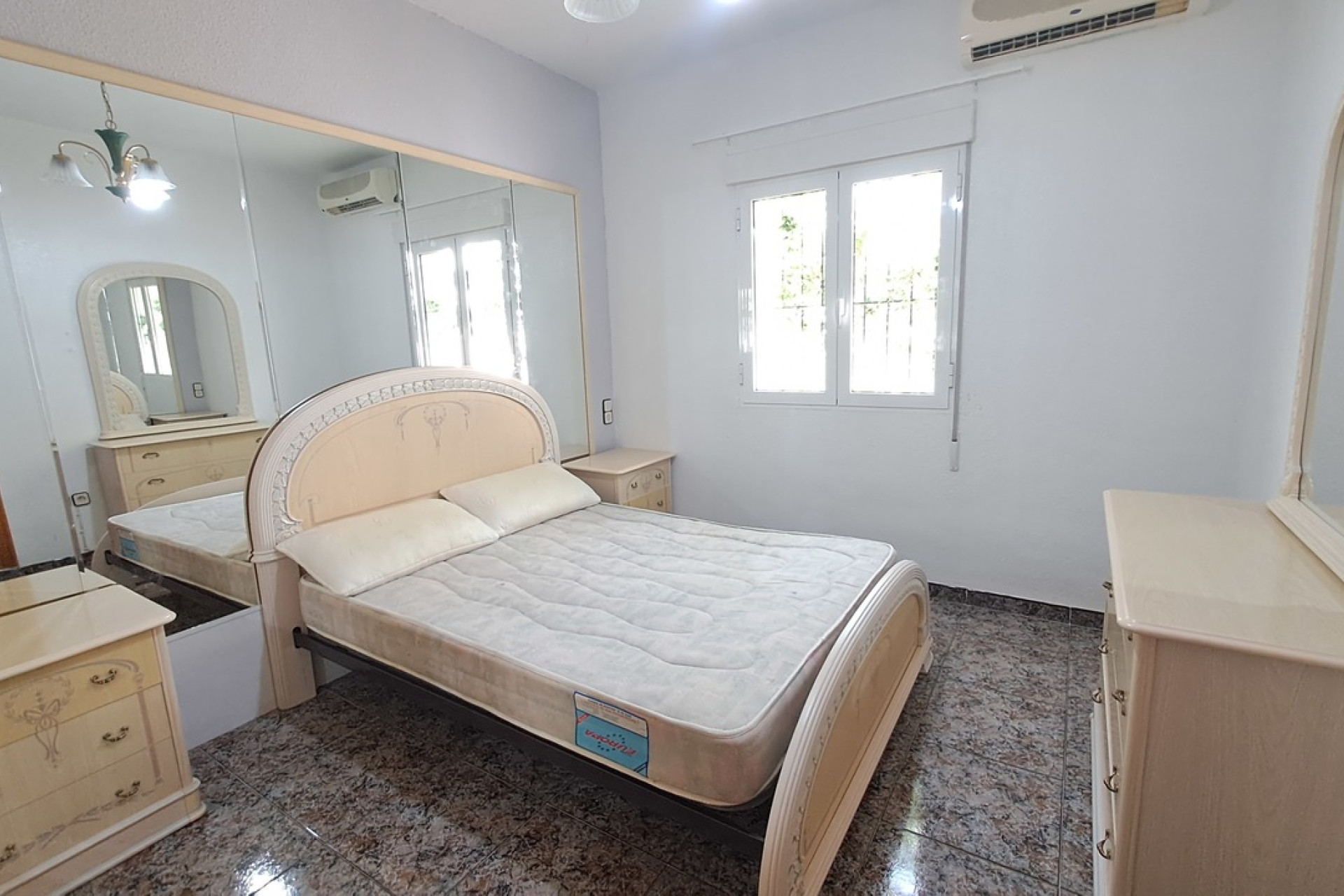 Resale - 3. Semi-detached house - Villamartin - Costa Blanca South