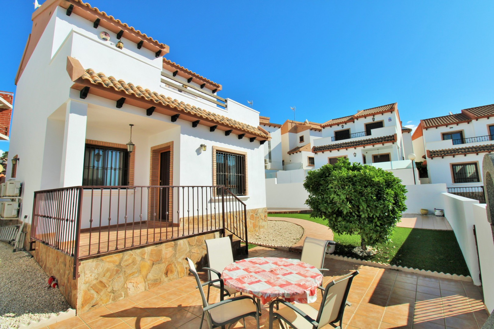 Resale - 3. Semi-detached house - Villamartin - Costa Blanca South