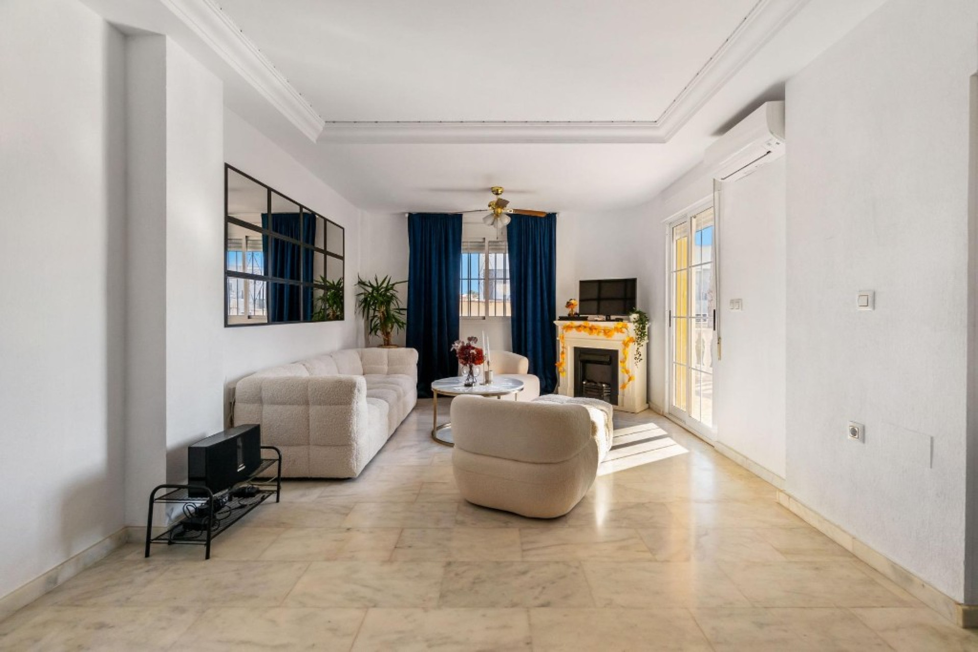 Resale - 3. Semi-detached house - Villamartin - Costa Blanca South