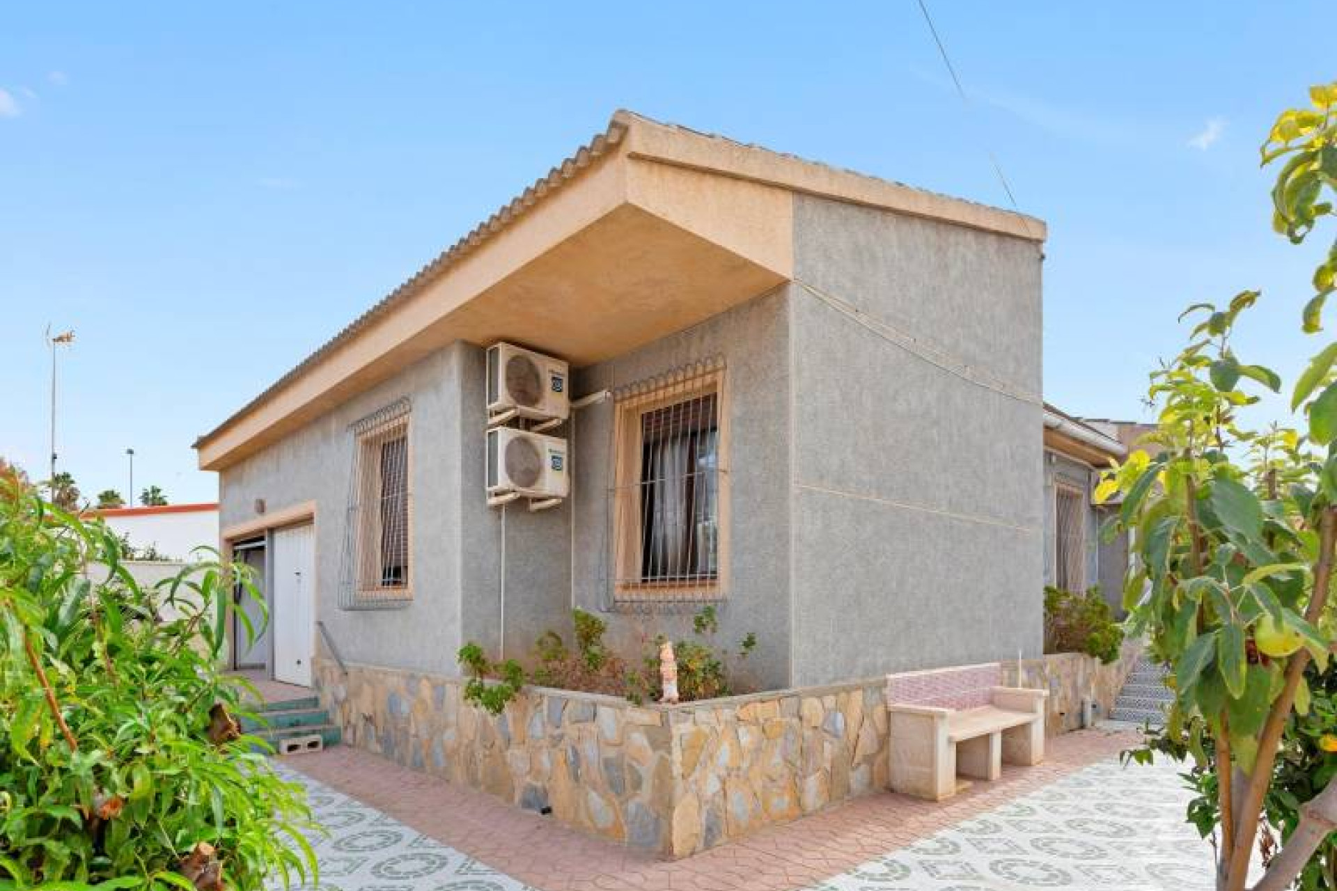 Resale - 3. Semi - Detached Villa - Torrevieja