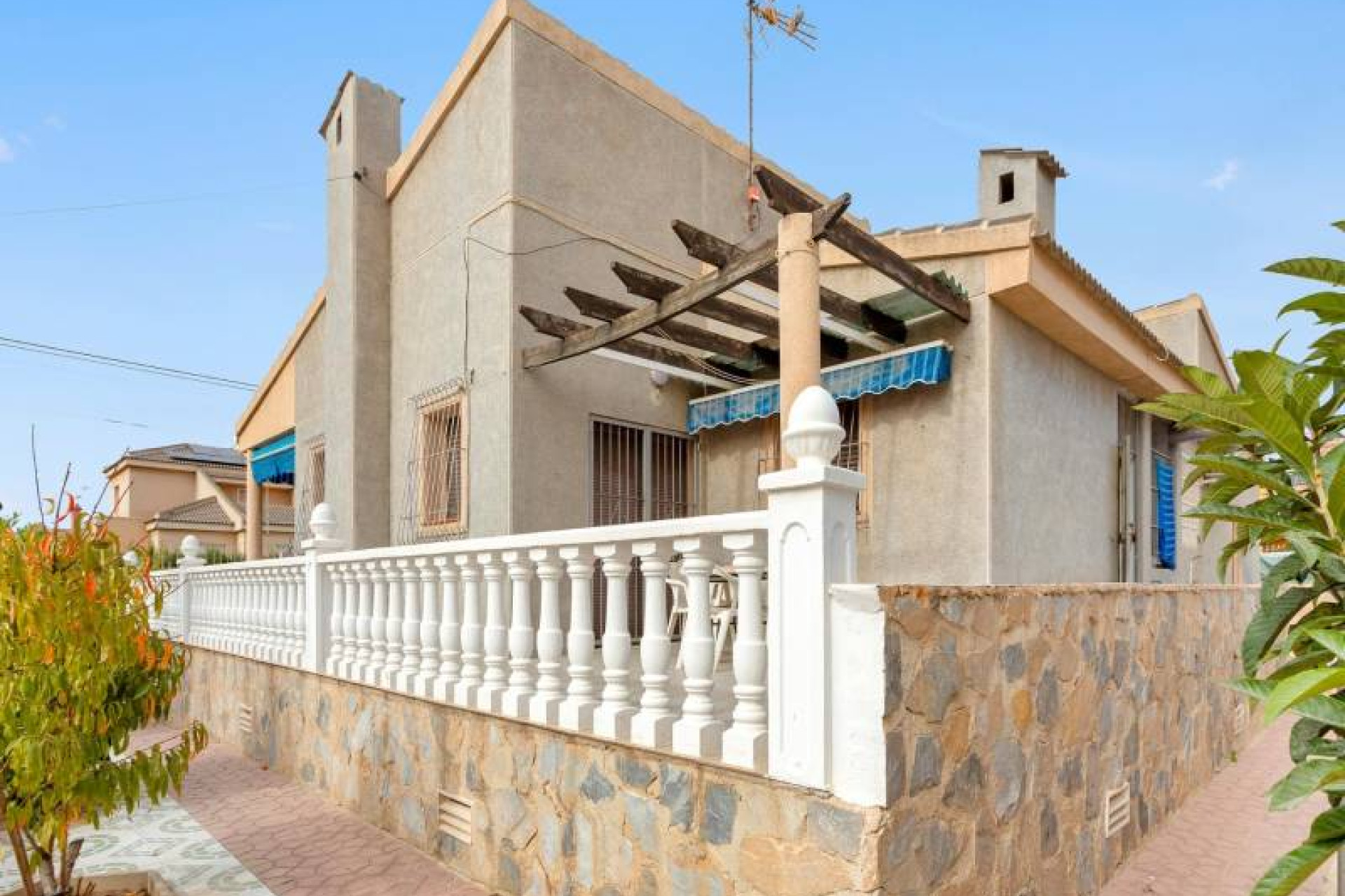 Resale - 3. Semi - Detached Villa - Torrevieja