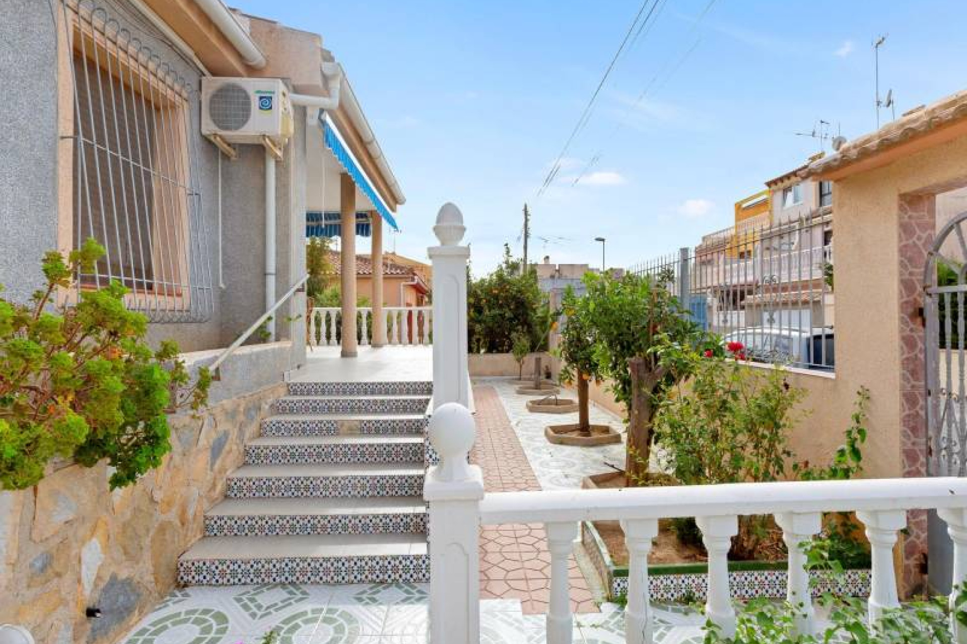 Resale - 3. Semi - Detached Villa - Torrevieja